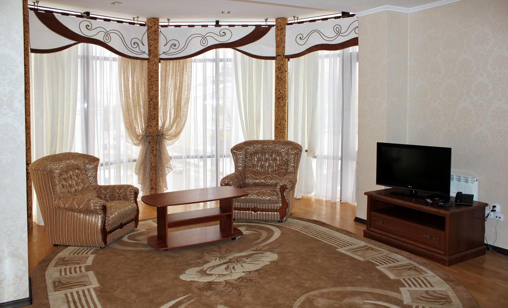 Hotel&Restaurant Senator Truskavets Room photo